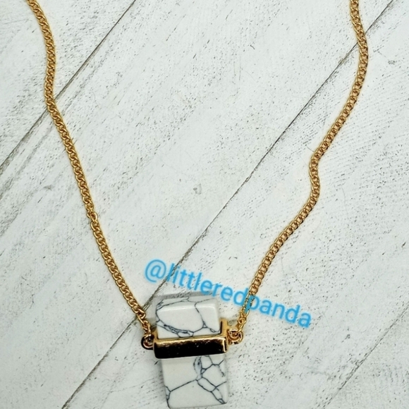 Howlite bar necklace - Picture 4 of 5